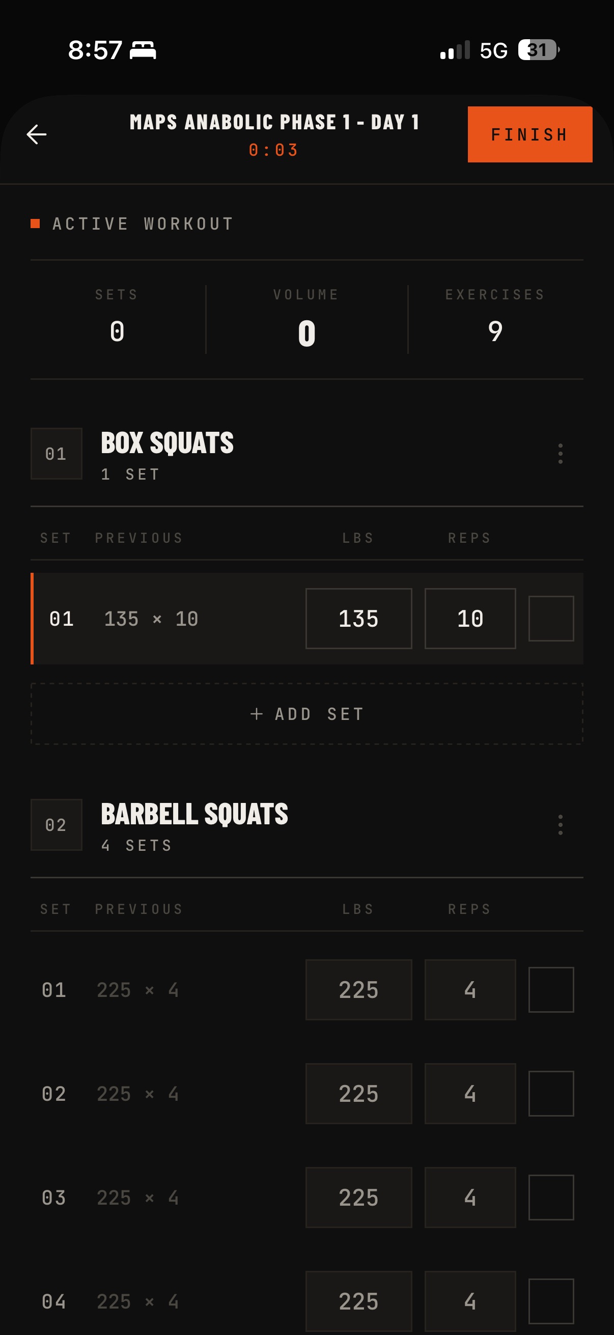 Misura active workout screen showing previous session weights auto-loaded for box squats and barbell squats